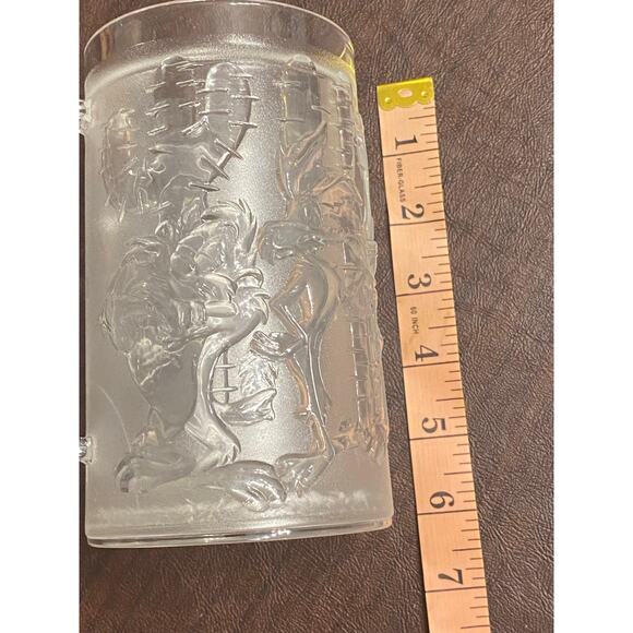 Vintage Six Flags Looney Tunes Frosted Mug Tweety Sylvester Road Runner Freezer - Picture 6 of 7